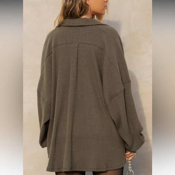 Joah Brown Deep-V Pullover in Army Lux Knit. Large - Picture 5 of 14